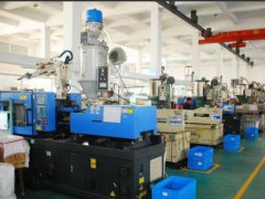 如何進行改性工程塑料注塑機的每日維護？